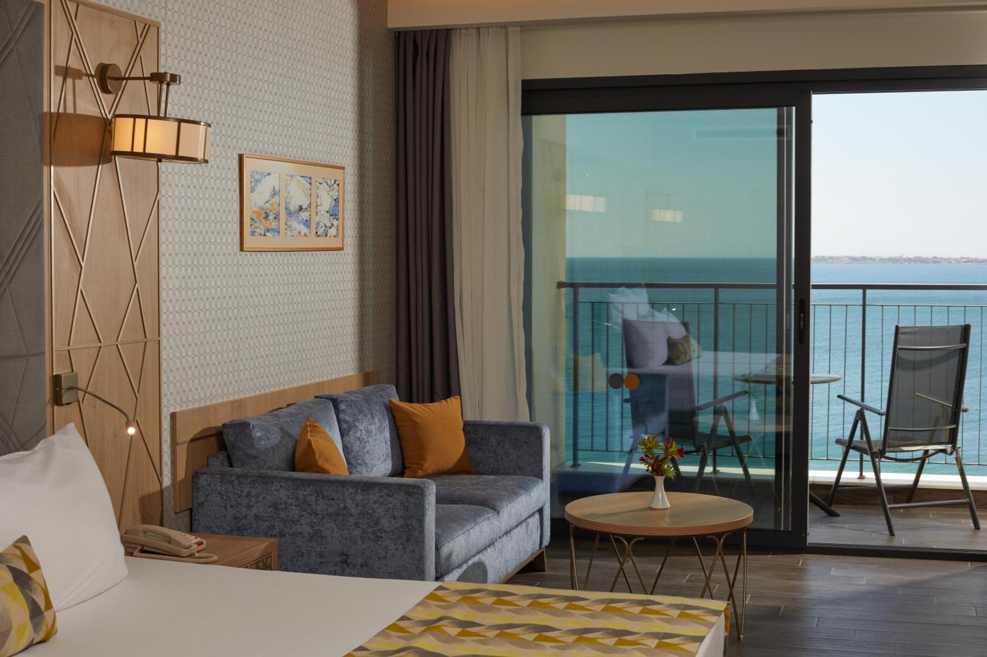 Secrets Sunny Beach Resort & Spa (Adults Only) Quarto foto A room at the hotel