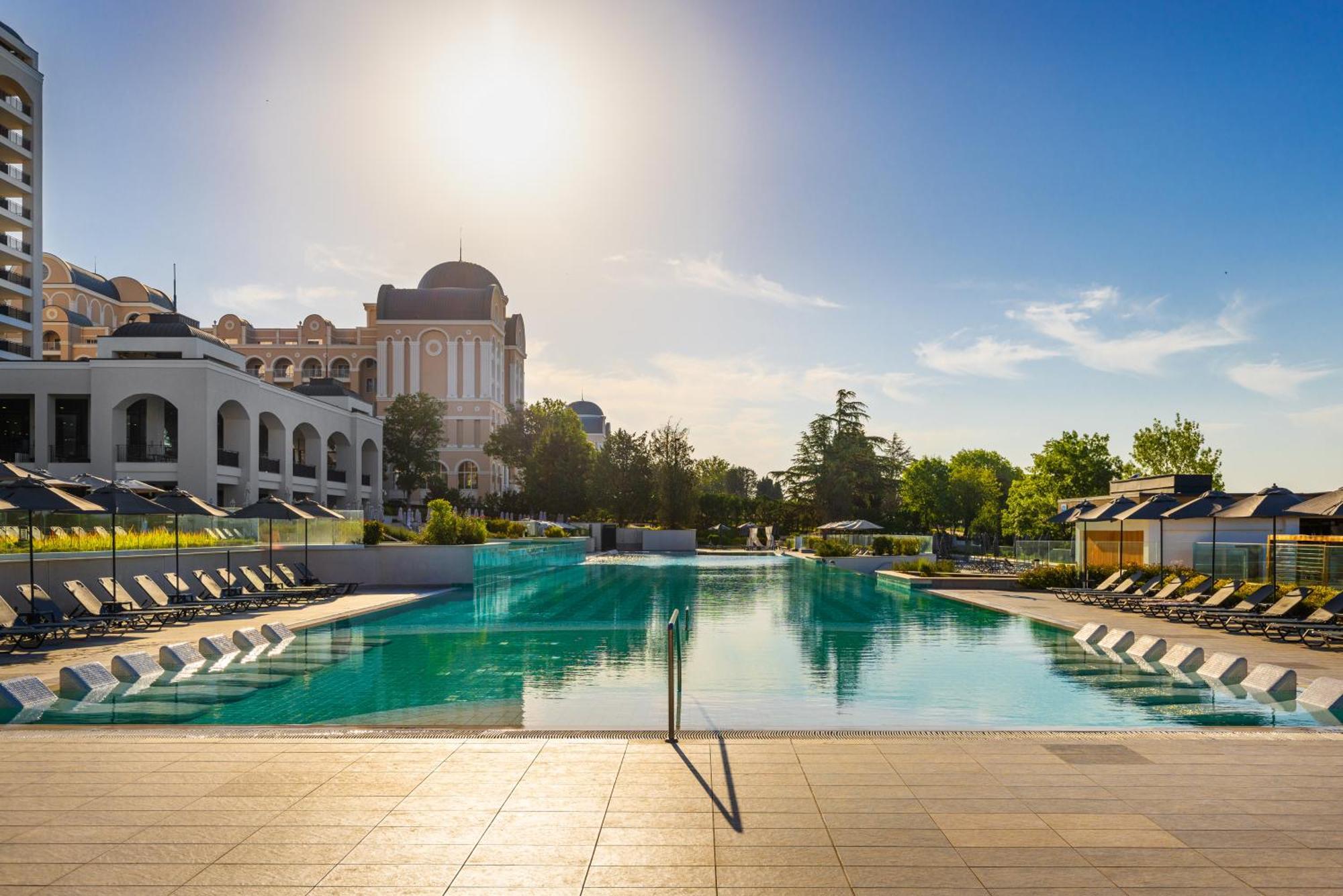 Secrets Sunny Beach Resort & Spa (Adults Only) Exterior foto The swimming pool at the hotel