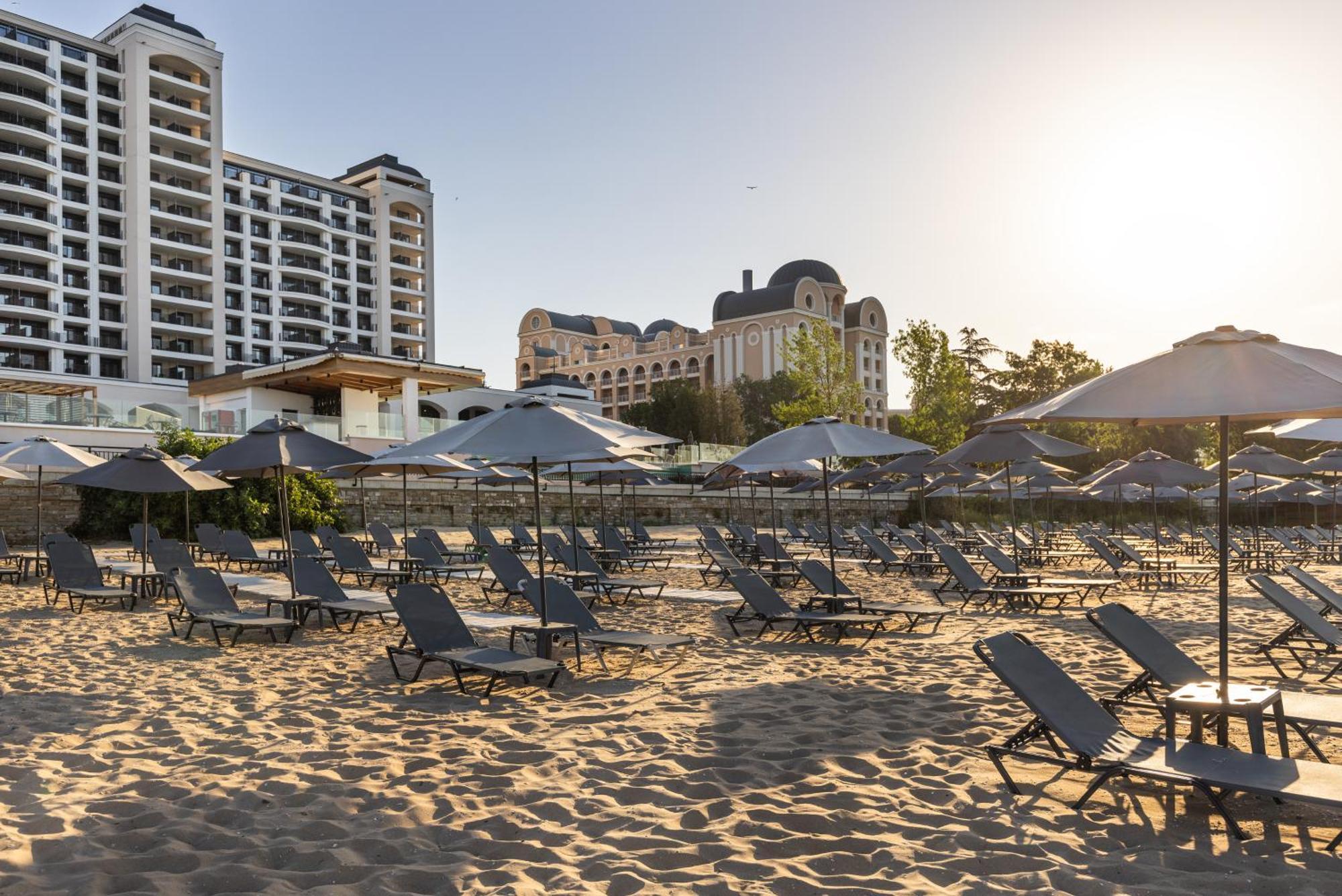 Secrets Sunny Beach Resort & Spa (Adults Only) Exterior foto Beach at the Grand Resort