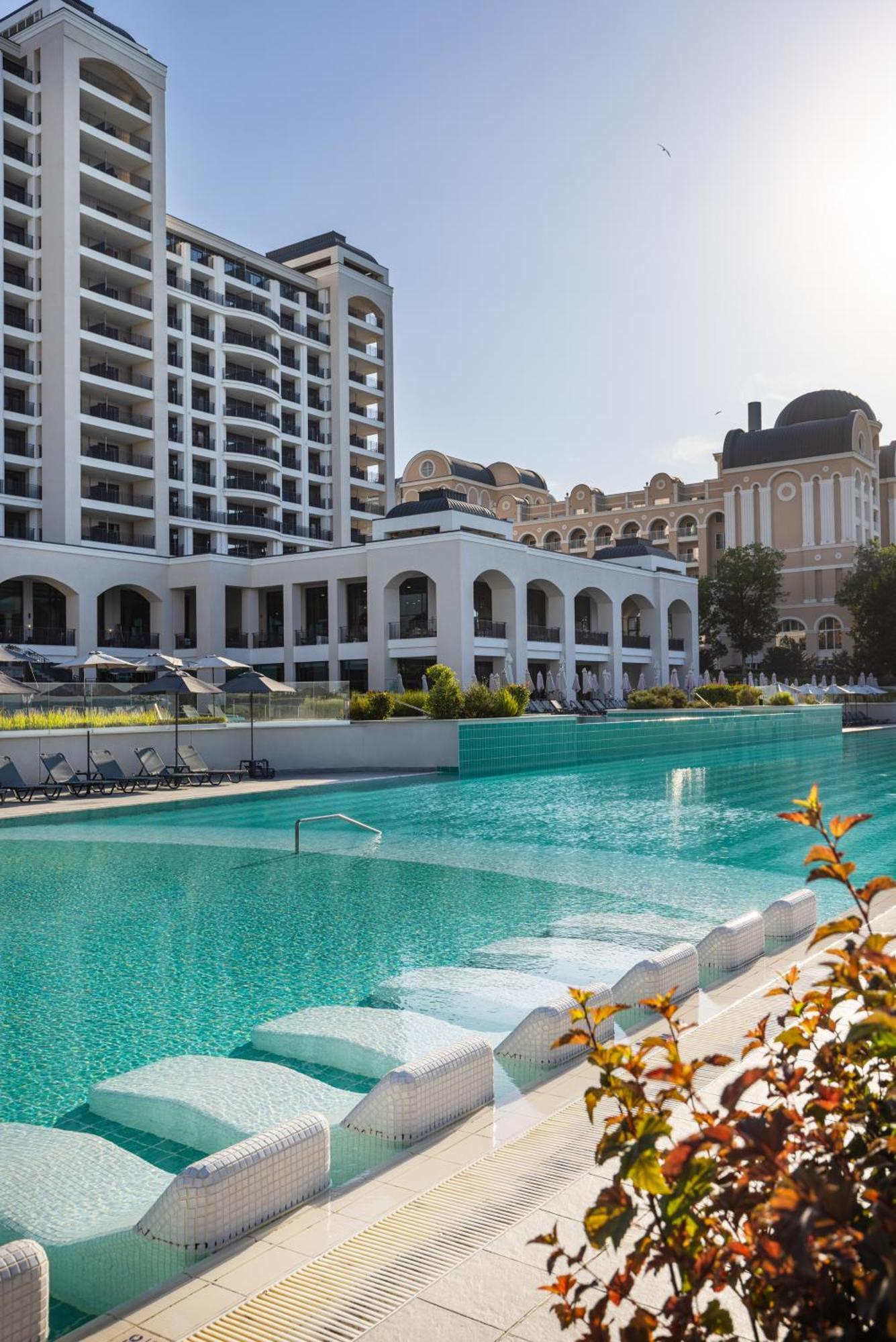 Secrets Sunny Beach Resort & Spa (Adults Only) Exterior foto The hotel's pool