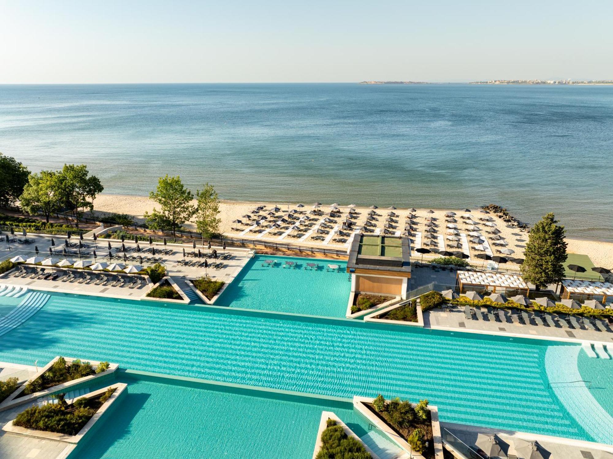 Secrets Sunny Beach Resort & Spa (Adults Only) Exterior foto The hotel's swimming pool
